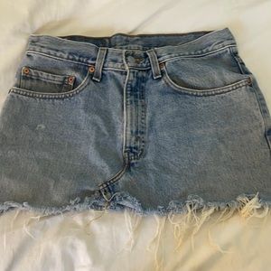 VINTAGE LEVI DENIMN JEAN SKIRT URBAN OUTFITTERS